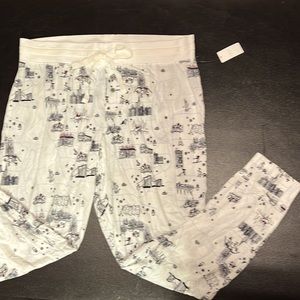Silky soft Gap holiday pajama lounge pants